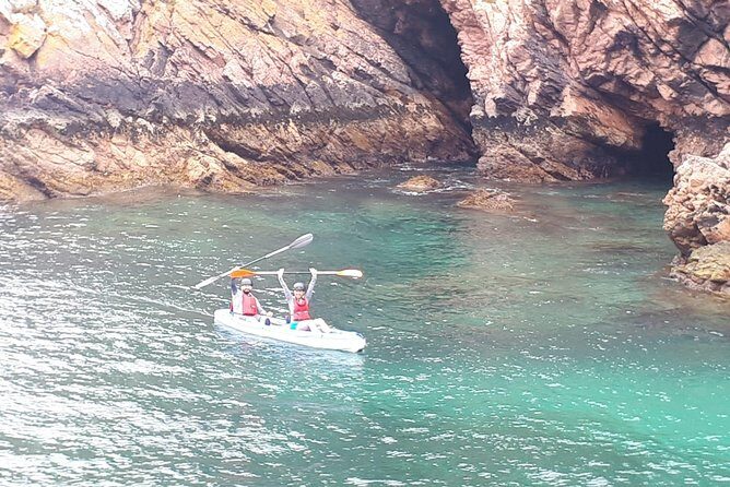 Boat and Kayak at Berlenga Natural Reserve - The picnic and leisure time