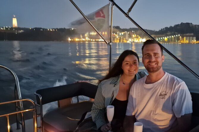 Boat Cruise with Champagne - FAQ
