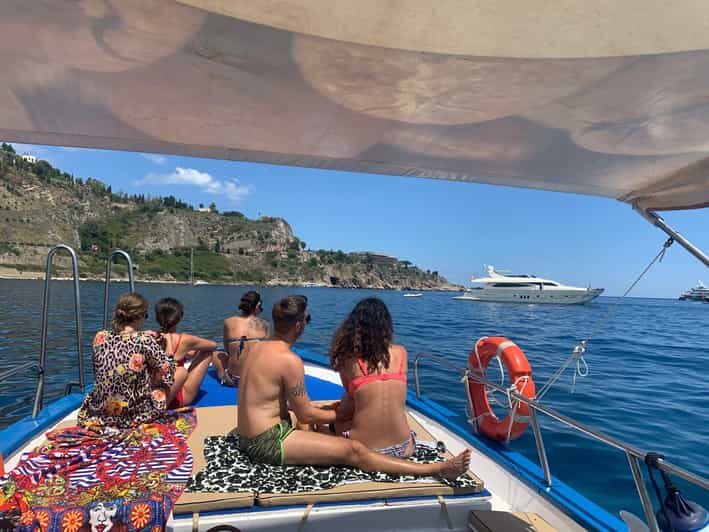 Boat excursions Isola Bella - Boat excursions Isola Bella: A Refreshing Way to Experience Taormina’s Coastline