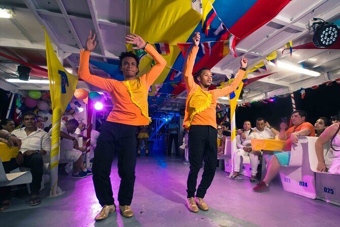 Boat Experience in the Bay of San Andres Islands - Key Points