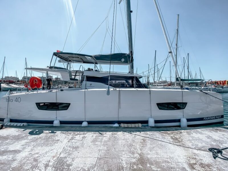 Boat in Algarve - Luxury Catamaran - Portimão - How the Itinerary Comes Alive