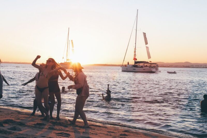 Boat in Algarve - Luxury Catamaran - Portimão - Frequently Asked Questions