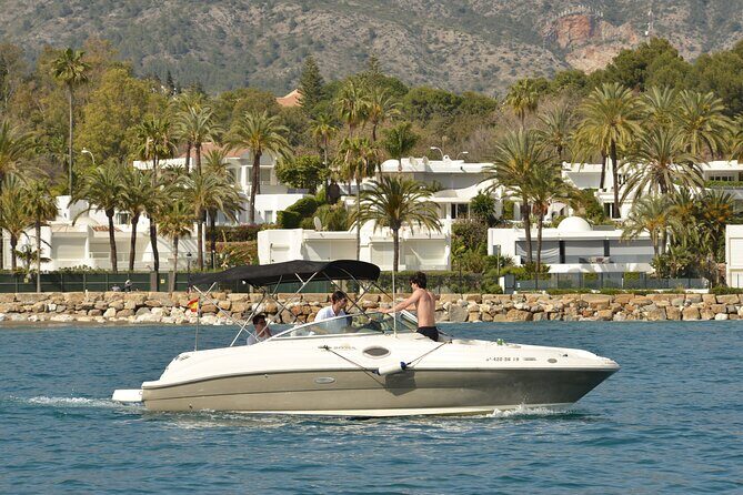Boat Navigation Sea Ray 7 or 11 Passengers in Marbella - Exploring the Marbella Sea Ray Boat Tour in Depth