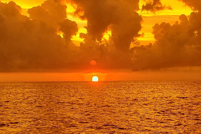 Boat Tour For Sunset Cruise And Sunset Bridge Tour - A Close Look at the Sunset Boat Tour in St. Petersburg