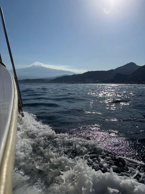 Boat tour in Taormina with aperitif - Key Points