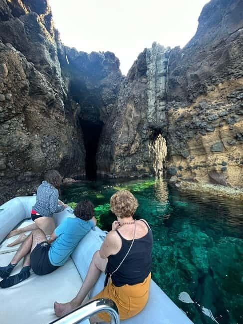 Boat Tour: Island hopping by dinghy with cave visits and snorkeling - Key Points