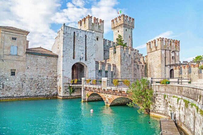 Boat Tour of Isola del Garda - An In-Depth Look at the Boat Tour of Isola del Garda