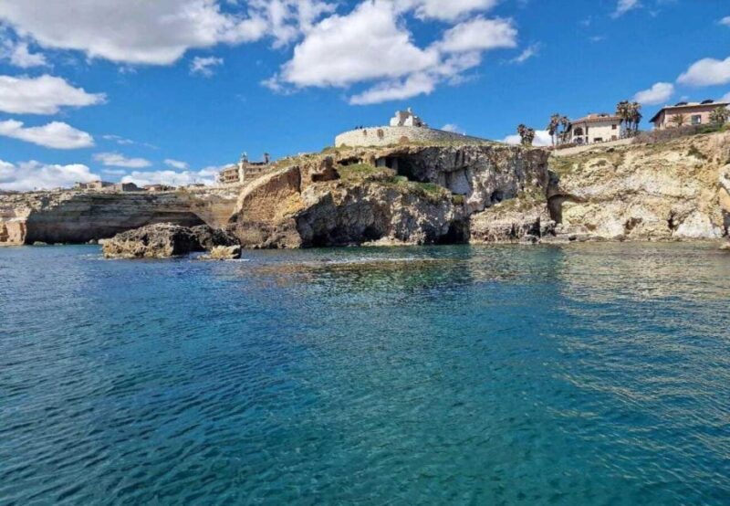 Boat tour of the island of Ortigia and the sea caves - Who Should Consider This Tour?