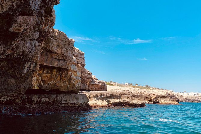 Boat tour of the Polignano a Mare caves with aperitif - FAQs