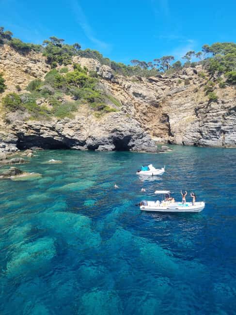 Boat trip in Giens for sunset - A Sunset Cruise in Giens: An Authentic Coastal Escape