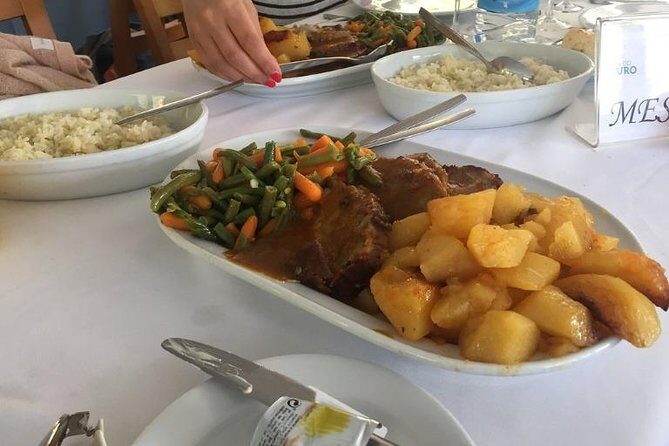 Boat Trip to Régua Through the Douro Valley with Breakfast and Lunch - The Experience in Detail: What to Expect