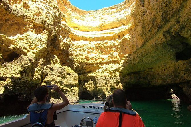Boat Trip to the Benagil Caves from Armação de Pêra - FAQ