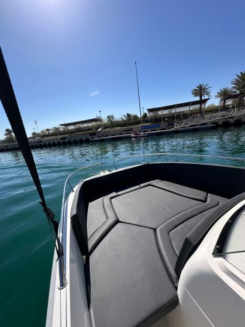 BOAT WITHOUT A LICENSE IN VALENCIA - Key Points