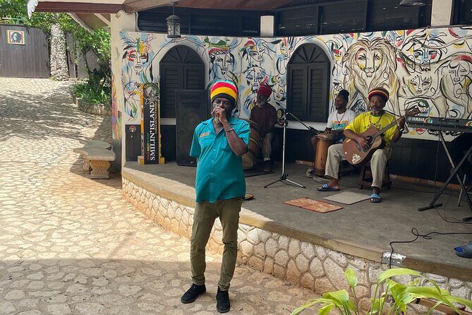 Bob Marley's Nine Mile Mausoleum Tour (Complimentary Rum Punch) - Key Points