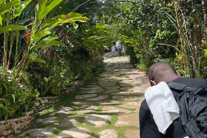 Bob Marley's Nine Mile Mausoleum Tour (Complimentary Rum Punch) - A Deep Dive into the Nine Mile Tour Experience