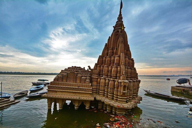 Bodhgaya Tour from Varanasi 2 Days 1 Night - Day 1: Arrival and Early Afternoon Exploration