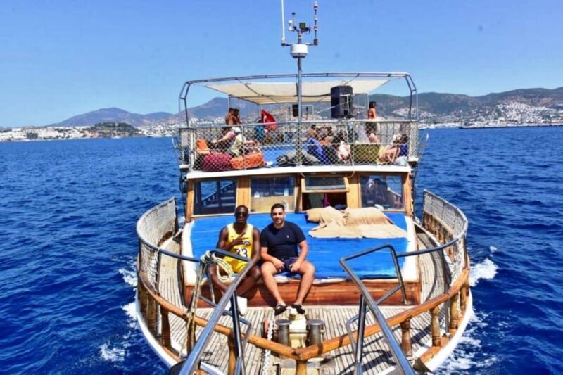 Bodrum Boat Tour with Lunch: Beaches and Islands - Key Points