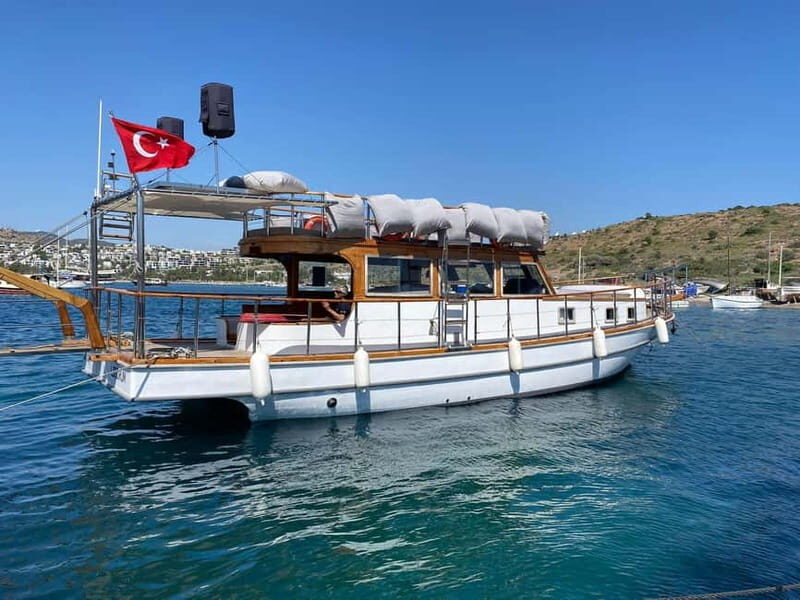 Bodrum boat trip starting from Gümbet beach - The Experience: What You Can Expect