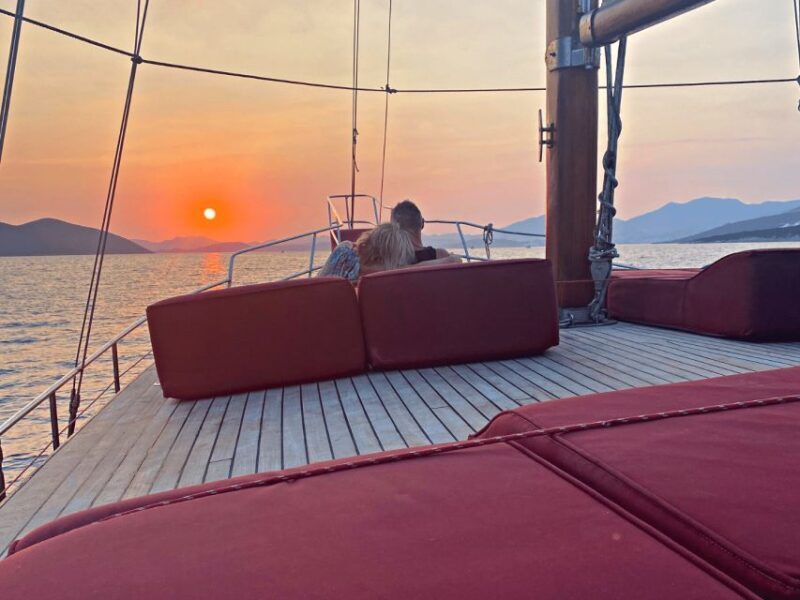 Bodrum: Bodrum Private Sunset Boat Tour - Why This Tour Works Well