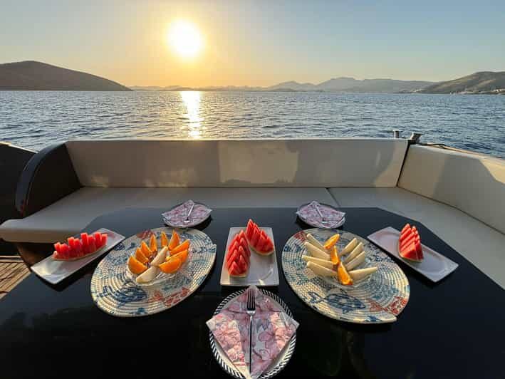 Bodrum: Bodrum Sunset Tour with Jet Black Yacht - Who Would Love This Tour?