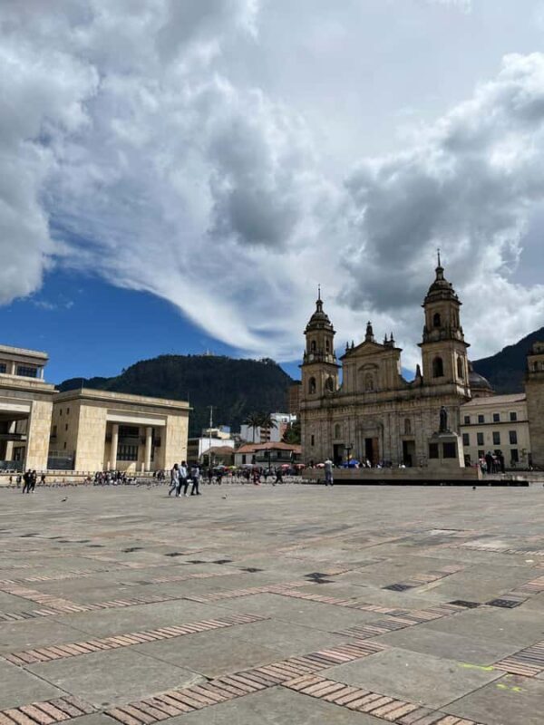 Bogotá: Candelaria Tour with Cacao and Coffee Workshop - Key Points