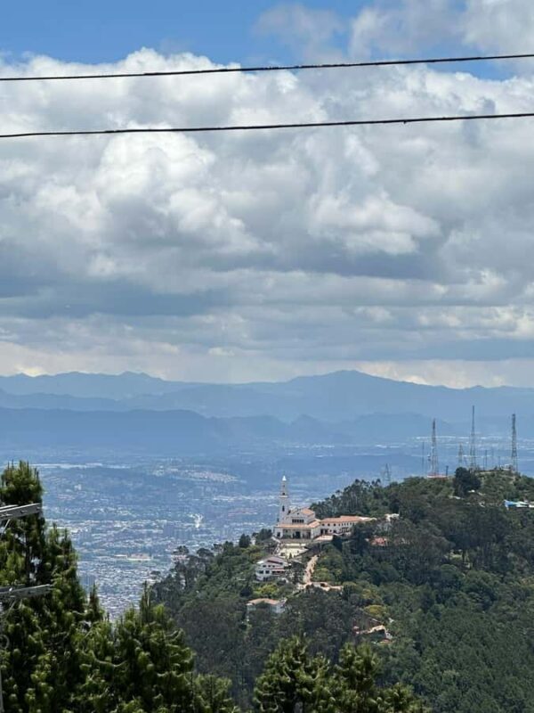 Bogotá: City tour Monserrate, emerald and gold museum & more - Key Points