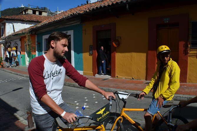 Bogotá Private Bike Tour with Transportation - FAQs