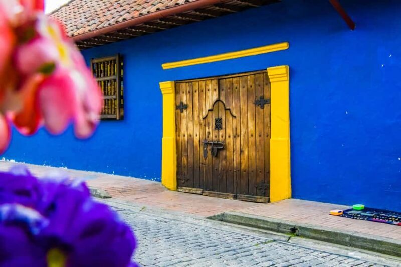 Bogotá: Private Candelaria Walking Tour with Gold Museum - Key Points