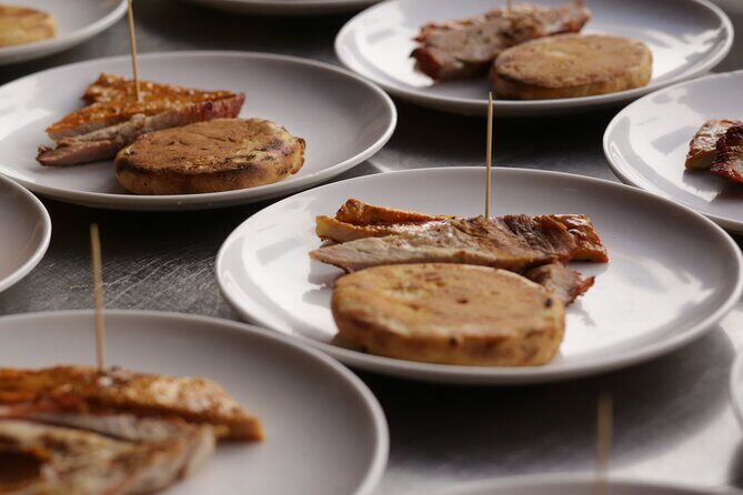 Bogota Shared Gastronomy Tour in the Historic Center - Architectural Gems and Sweet Endings