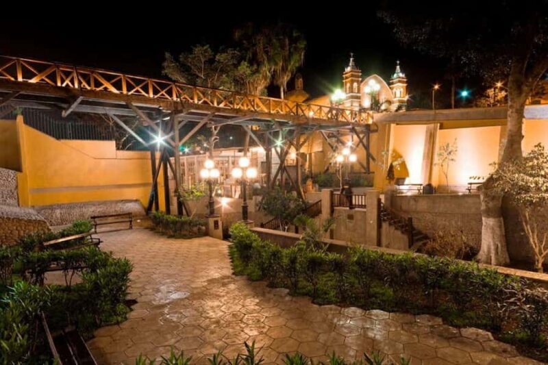 Bohemian tour of Barranco with dinner - Dining and Entertainment