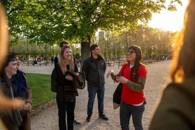 Boho Nights in Paris: A Magical Evening Tour - Key Points