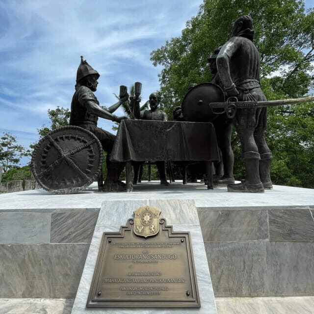 Bohol Chocolate Hills Tour with Loboc River Lunch Buffet - Key Points