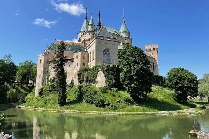Bojnice Chateau and Cicmany Village Private Trip - In-Depth Review of the Bojnice Castle and Cicmany Village Private Tour