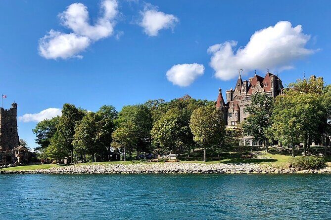 Boldt Castle and 2 Nation Tour - Exploring the Heart of the Thousand Islands