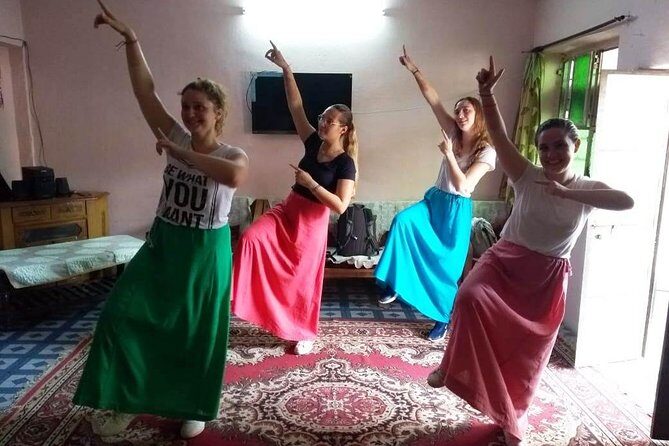 Bollywood Dance Class in Jaipur with Transportation - FAQ