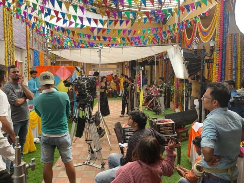 Bollywood Sightseeing and Celebrity Home Tour by Private Car - Exploring the Mumbai Bollywood Studio Tour