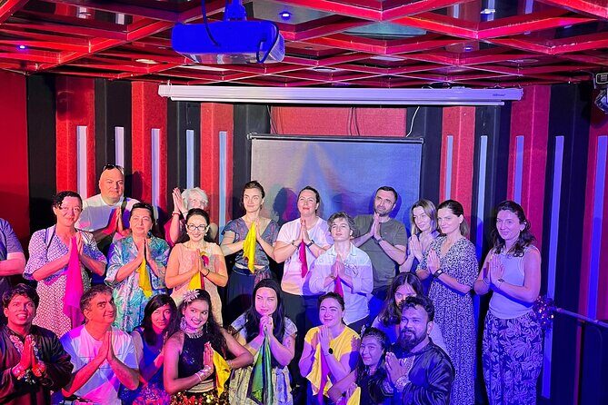 Bollywood Studio Tour with Guide and Transport - Who Should Consider This Tour?