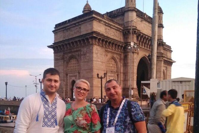 Bollywood Studio Tour with Slum & City Tour - Key Points