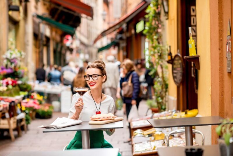 Bologna: Audio-Guided Archiginnasio Visit with Food Tasting - Key Points