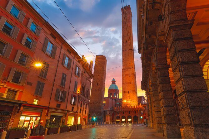 Bologna By Night Walking Tour - A Detailed Look at the Bologna By Night Walking Tour