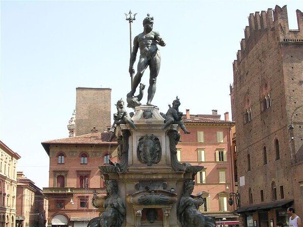 Bologna: Full meal Food Tour with Local Delights by Do Eat Better - An In-Depth Look at the Bologna Food Tour