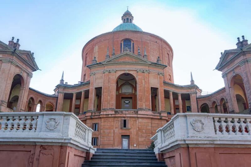 Bologna: Guided tour of the Basilica and Porticoes of San Luca - Starting Point and Logistics