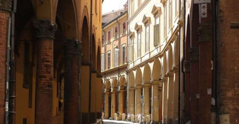 Bologna: Private custom tour with a local guide - Exploring Bologna: A Private Custom Tour with a Local Guide