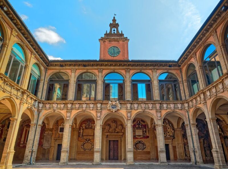 Bologna: The Secrets of Bologna With Spanish guide - A Closer Look at the Tour Experience