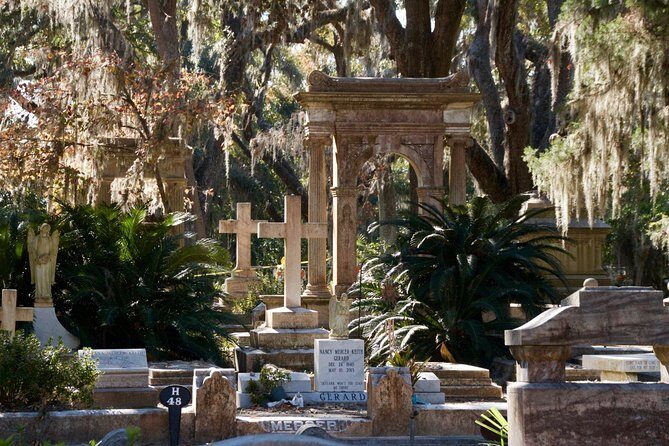 Bonaventure Cemetery Walking Tour with Transportation - Key Points