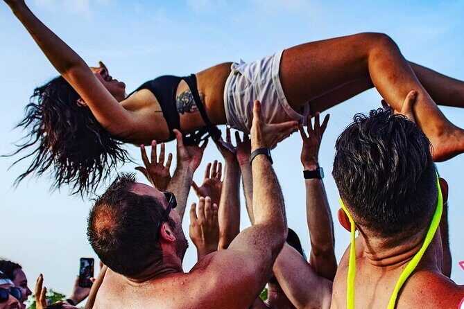 Bonbon Reggaeton Boat Party in Cancun - Key Points