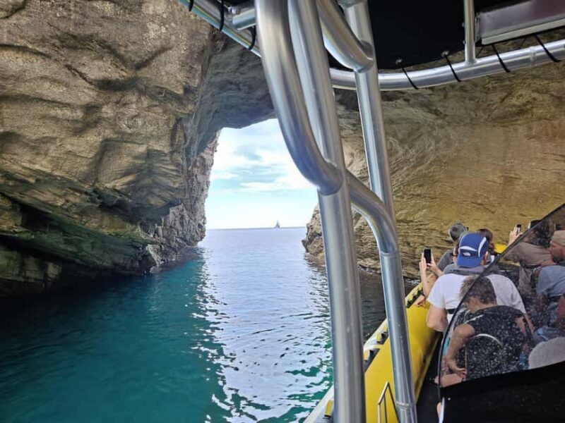 Bonifacio: Lavezzi Islands and Caves Guided Tour - Why This Tour Works for Different Travelers