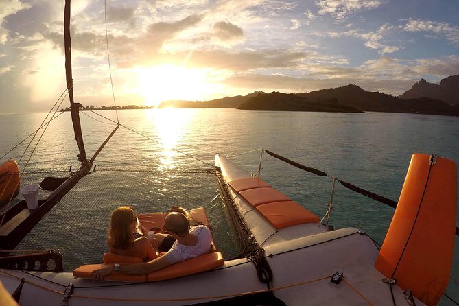 Bora Bora Catamaran Sunset Sail - Key Points