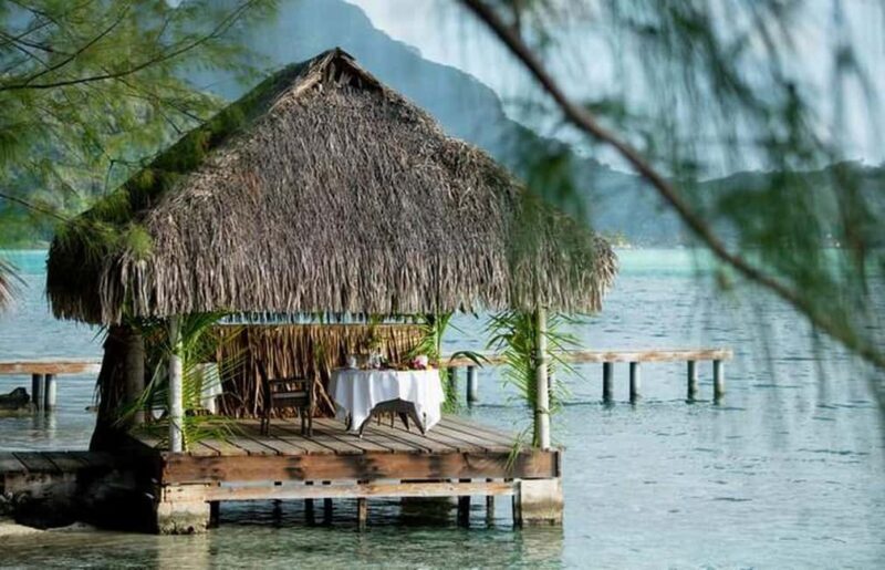 Bora Bora: Private Sunset Cruise Polynesian Motu Dinner - Bora Bora: Private Sunset Cruise Polynesian Motu Dinner
