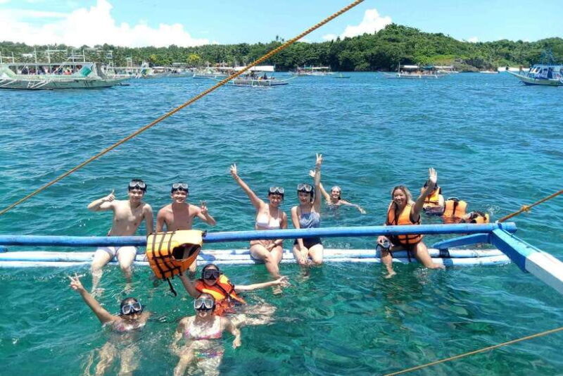 Boracay: Island Hopping Boat Tour with Crystal Cove Entry - Boracay: Island Hopping Boat Tour with Crystal Cove Entry